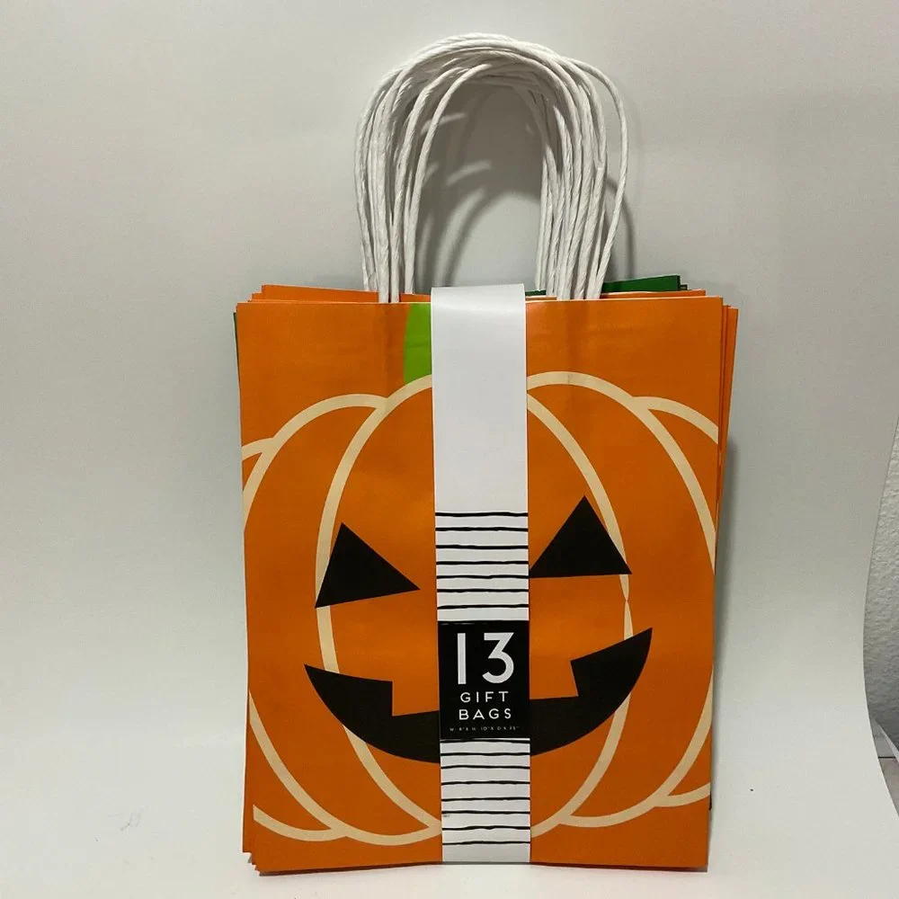 Medium Halloween Character Print Gift Bags, Party Supplies, 13 Pieces